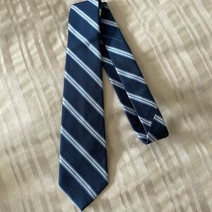 Boys brooks brothers tie